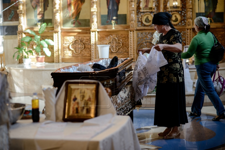 Durere și lacrimi! Sute de moldoveni își iau rămas bun de la Mihai Volontir (FOTOREPORT)