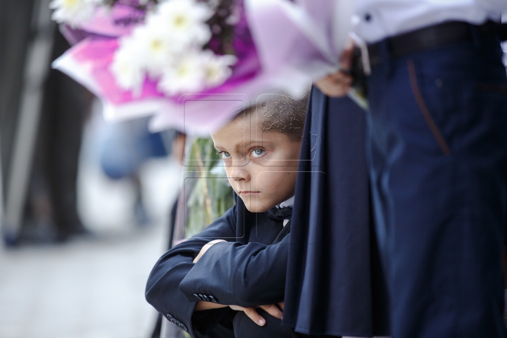 O zi a unui nou început! Primul sunet de clopoţel la Liceul "Gheorghe Asachi" din Capitală (FOTOREPORT)