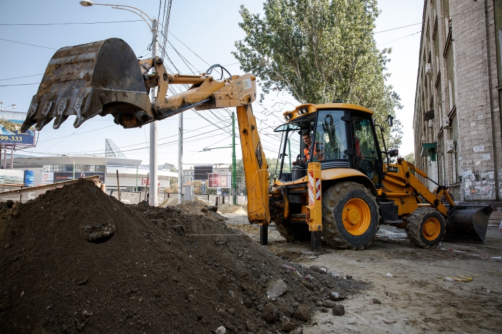 Lucrările de construcţie pe bulevardul Negruzzi, prelungite. Cum va fi redirecţionat transportul public