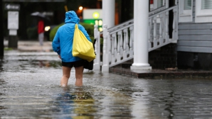 INUNDAŢII CATASTROFALE în SUA! Cel puţin opt oameni au murit în urma urgiei (VIDEO)
