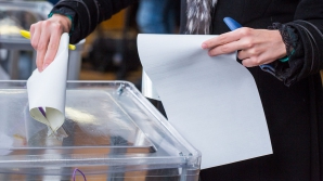 Alegeri locale în Ucraina. Scrutinul nu este valabil în Donbas, iar numărul candidaţilor este impunător