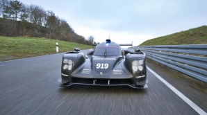 Piloţii de la Porsche au ocupat primele poziţii ale podiumului Campionatului Mondial de Anduranţă