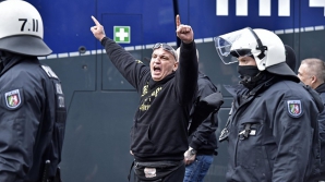 Incidente la un miting antimusulman la Koln! Poliţia a intervenit în forţă (VIDEO)