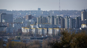 Moldovenii iau tot mai puţine credite pentru a-şi cumpăra case. EXPLICAŢIA experţilor imobiliari