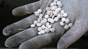 Două tone de droguri, găsite în avionul unui prinţ saudit