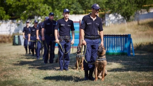PREMIERĂ în Moldova! Cei mai buni câini anti-drog participă la un exerciţiu internaţional (VIDEO)