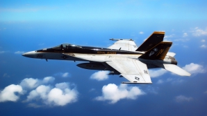 Pilotul A MURIT! Un avion de tip F-18 s-a prăbuşit la scurt timp de la decolare