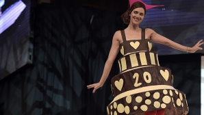 Îţi venea să le mănânci! Defilare de modă NEOBIŞNUITĂ la Londra