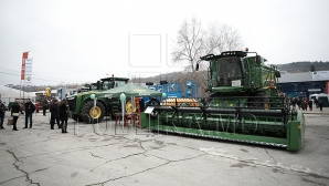 CÂT COSTĂ tehnica agricolă testată de Vlad Filat în timpul inspecţiei unor terenuri agricole