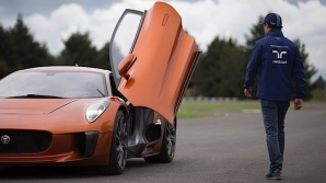 Felipe Massa a condus un Jaguar C-X75 înainte de Marele Premiu al Mexicului (VIDEO)