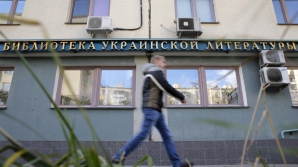 O bibliotecă din Moscova, luată cu asalt de poliție. Mai multe cărți au fost confiscate 