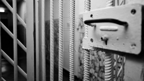 CONDAMNAŢI la închisoare! Ce fapte oribile au comis doi bărbaţi din Teleneşti