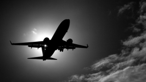 CAZUL bărbatului care l-a muşcat pe pasagerul unui avion şi a murit. DESCOPERIREA ŞOCANTĂ a medicilor