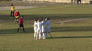 Nebunie la Sângerei. Suporterii au făcut spectacol la meciul dintre FC Spicul Chişcăreni şi Academia