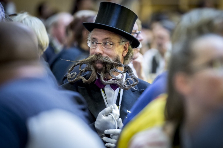 Ai barbă şi mustaţă? Atunci EŞTI OBLIGAT să participi la cel mai TARE Campionat Mondial (FOTOREPORT)