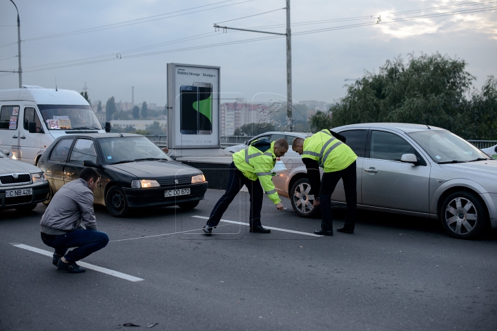 HAOS pe Viaduct! ACCIDENT ÎN LANŢ cu implicarea a cinci maşini (FOTO) 