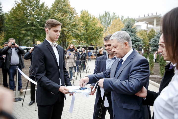 EVENIMENT DE EXCEPŢIE! A fost inaugurată Aleea savanților și medicilor iluștri din Moldova (FOTO)