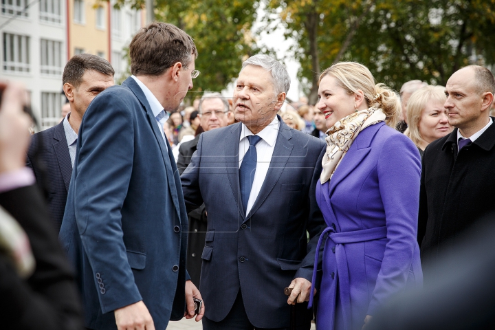 EVENIMENT DE EXCEPŢIE! A fost inaugurată Aleea savanților și medicilor iluștri din Moldova (FOTO)