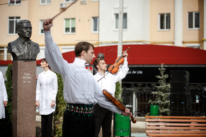 EVENIMENT DE EXCEPŢIE! A fost inaugurată Aleea savanților și medicilor iluștri din Moldova (FOTO)