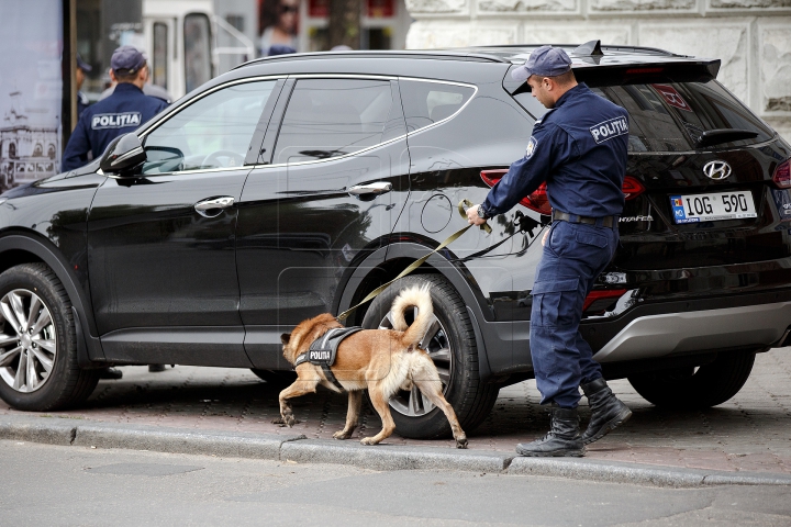 (FOTOREPORT) ALERTĂ FALSĂ cu BOMBĂ în centrul Capitalei. Oamenii legii au deschis un DOSAR PENAL