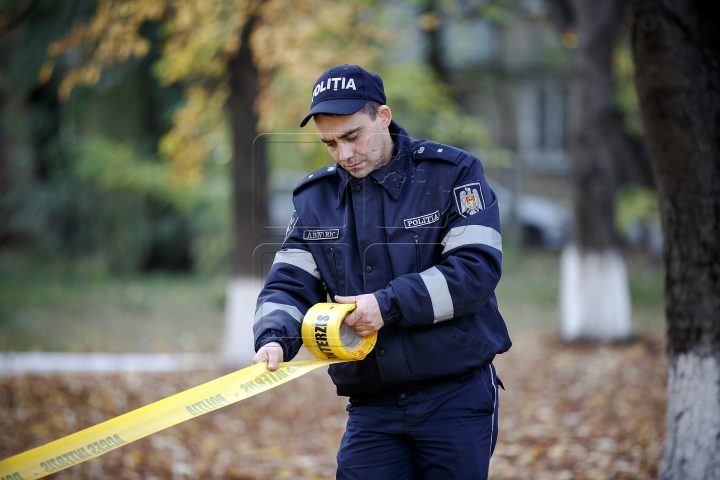 ALARMĂ CU BOMBĂ la liceul "Lucian Blaga" din Capitală. Elevii şi profesorii au fost EVACUAŢI (FOTOREPORT)