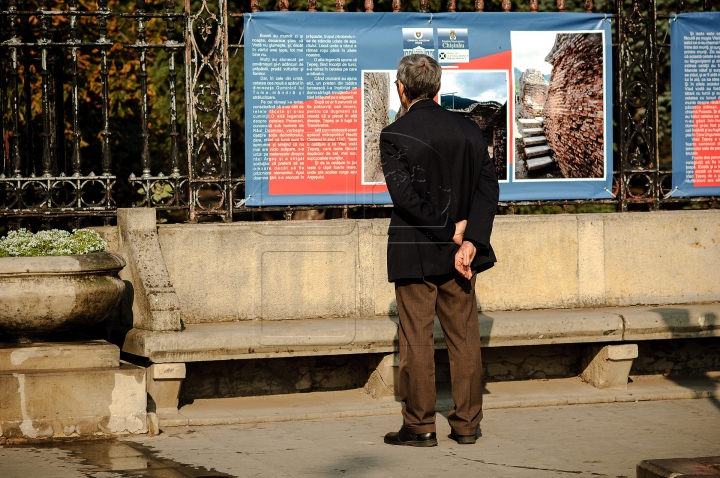 Cetatea lui Vlad Ţepeş a apărut în centrul Chișinăului. Imaginile care impresionează trecătorii (FOTO)