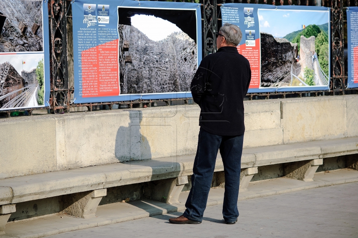 Cetatea lui Vlad Ţepeş a apărut în centrul Chișinăului. Imaginile care impresionează trecătorii (FOTO)