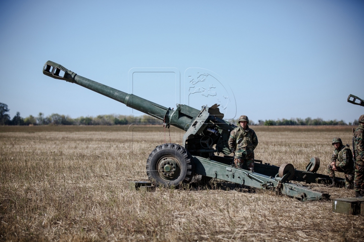 FOC ȘI PARĂ la Bulboaca. Poligonul s-a transformat într-un adevărat câmp de luptă (FOTOREPORT)