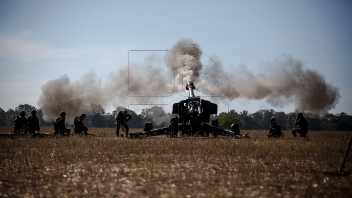 FOC ȘI PARĂ la Bulboaca. Poligonul s-a transformat într-un adevărat câmp de luptă (FOTOREPORT)