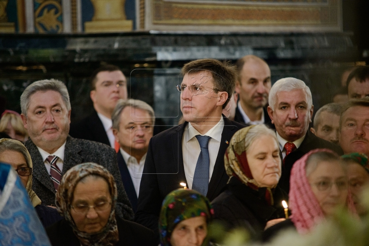 Inima Moldovei, mai caldă şi mai deschisă decât de obicei. FOTOREPORT de la Hramul oraşului Chișinău