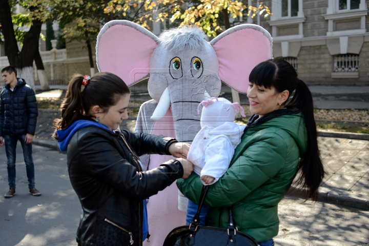 Inima Moldovei, mai caldă şi mai deschisă decât de obicei. FOTOREPORT de la Hramul oraşului Chișinău