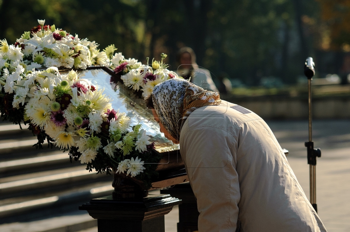 Inima Moldovei, mai caldă şi mai deschisă decât de obicei. FOTOREPORT de la Hramul oraşului Chișinău