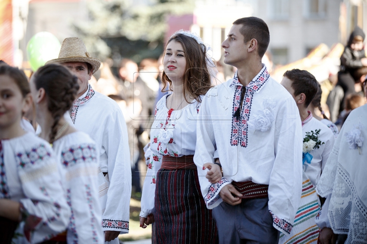 Ocrotitoarea Moldovei, Sfânta Parascheva, sărbătorită la Străşeni. FOTOREPORT de la Hramul oraşului