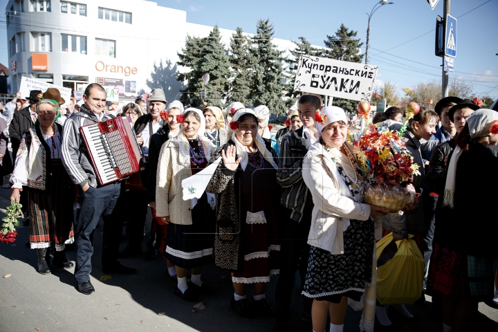 Ocrotitoarea Moldovei, Sfânta Parascheva, sărbătorită la Străşeni. FOTOREPORT de la Hramul oraşului