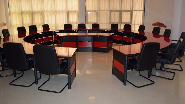 Forum important la Chişinău. Speakerul şi ministrul Economiei se întâlnesc cu ambasadorul italian