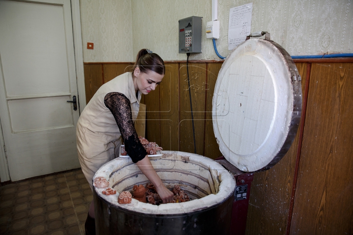 GALERIE FOTO IMPRESIONANTĂ cu opere de artă realizate de o tânără din Capitală