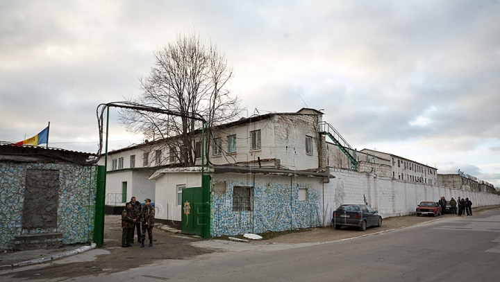 Invenţii la penitenciar. Noi metode de a introduce narcotice în puşcărie (FOTO)