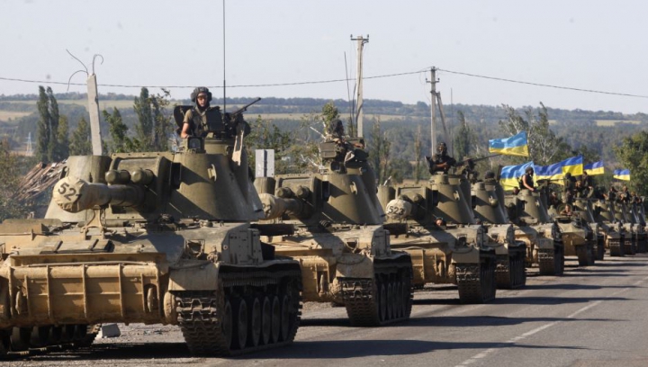 Kievul și forțele separatiste au început retragerea de tancuri din regiunea Donețk