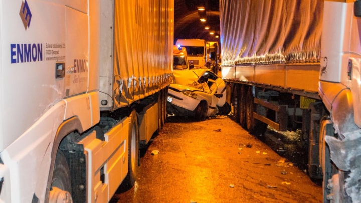 TRAGEDIE într-un tunel din Bulgaria: Trei oameni au murit după un accident cu 50 de maşini (FOTO)(VIDEO)