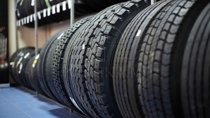 SFATURI UTILE pentru şoferi! Ce trebuie să ştii atunci când vrei să cumperi anvelope pentru iarnă