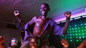 NU E GLUMĂ! Cel mai urât om din Zimbabwe a fost acuzat că este prea frumos pentru acest titlu