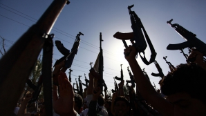 O rețea extremistă care furniza arme Statului Islamic, deconspirată. Cetăţenii căror ţări sunt traficanţii