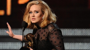 Cântăreața britanică Adele le-a jucat o farsă amuzantă sosiilor sale (VIDEO)