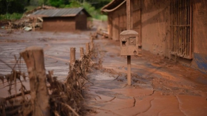 TRAGEDIE la graniţa Chinei! Zeci de oameni şi-au pierdut viaţa în urma unor alunecări de teren