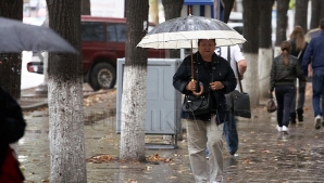 METEO 18 noiembrie. Vânt moderat şi ploi slabe în toată ţara. Care vor fi maximele termice