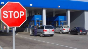 RĂMÂI CU GURA CĂSCATĂ. Ce a încercat să introducă în țară un moldovean, într-un microbuz (FOTO)