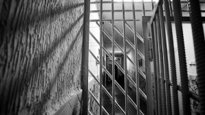 Tânăr din Orhei, reținut pentru furturi de proporții. Ce a luat din mai multe locuințe și o întreprindere