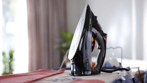 Nu ai ştiut asta! Ce se întâmplă dacă pui pastă de dinți pe fierul de călcat