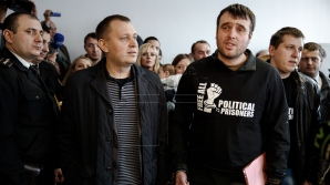 Petrenco şi membri Antifa, implicaţi în altercaţii la Procuratura Generală, merg în faţa judecătorilor 