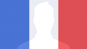 Un drapel francez transparent se răspândește, ca reacție, pe rețelele sociale